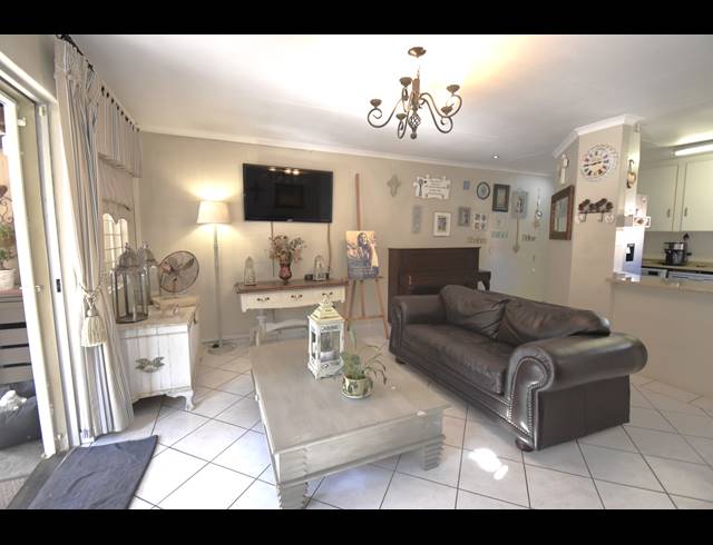 2 BEDROOM SIMPLEX FOR SALE IN NORTHWOLD